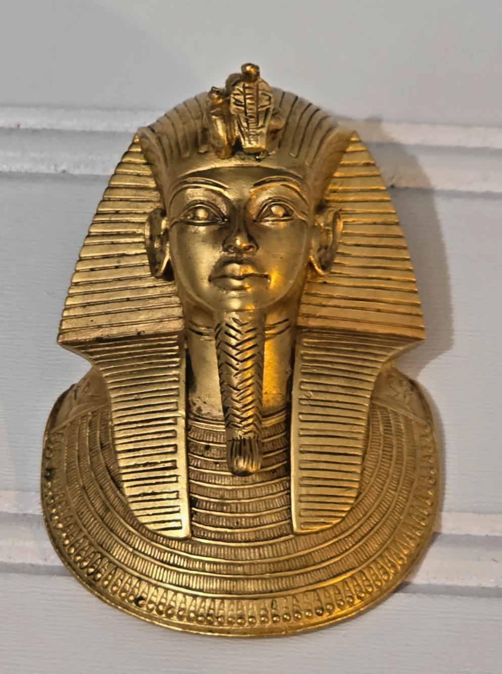 2 1/2" Metropolitan Museum Of Art King Tut Gold Tone Pendant MMA 1976